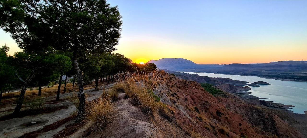 Apartamentos Rurales Mirador Del Negratin Cuevas del Campo Bagian luar foto